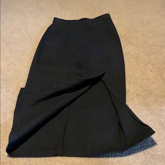 Black Jean midi skirt with front left slit - Picture 2 of 4